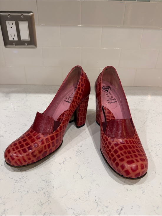 John Fluevog Shoes - John Fluevog Red Croc-Embossed Block Heel Pumps size 8.5